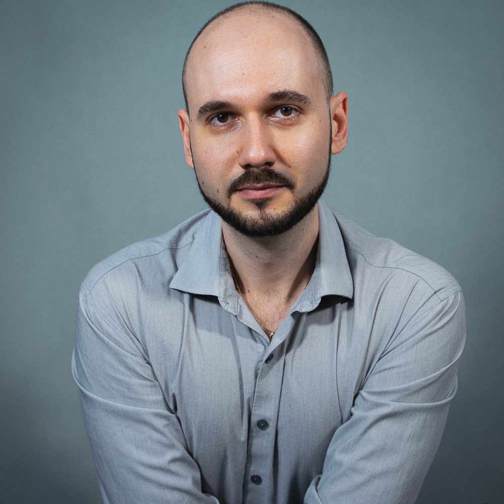 Headshot of a pianist